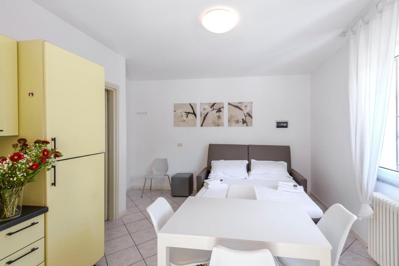 Residence Royal Rimini Bagian luar foto