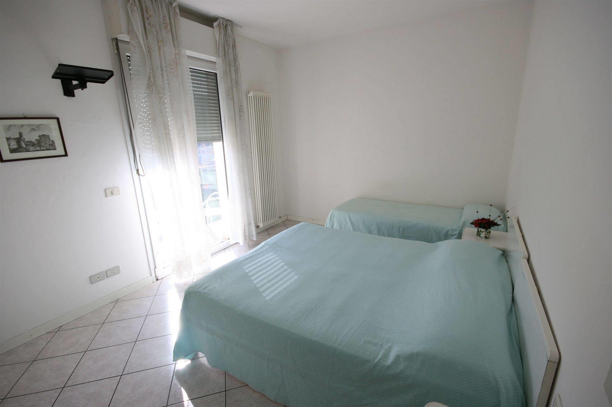 Residence Royal Rimini Bagian luar foto