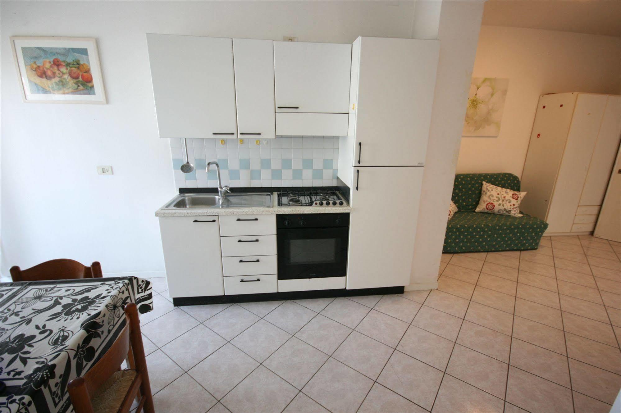 Residence Royal Rimini Bagian luar foto