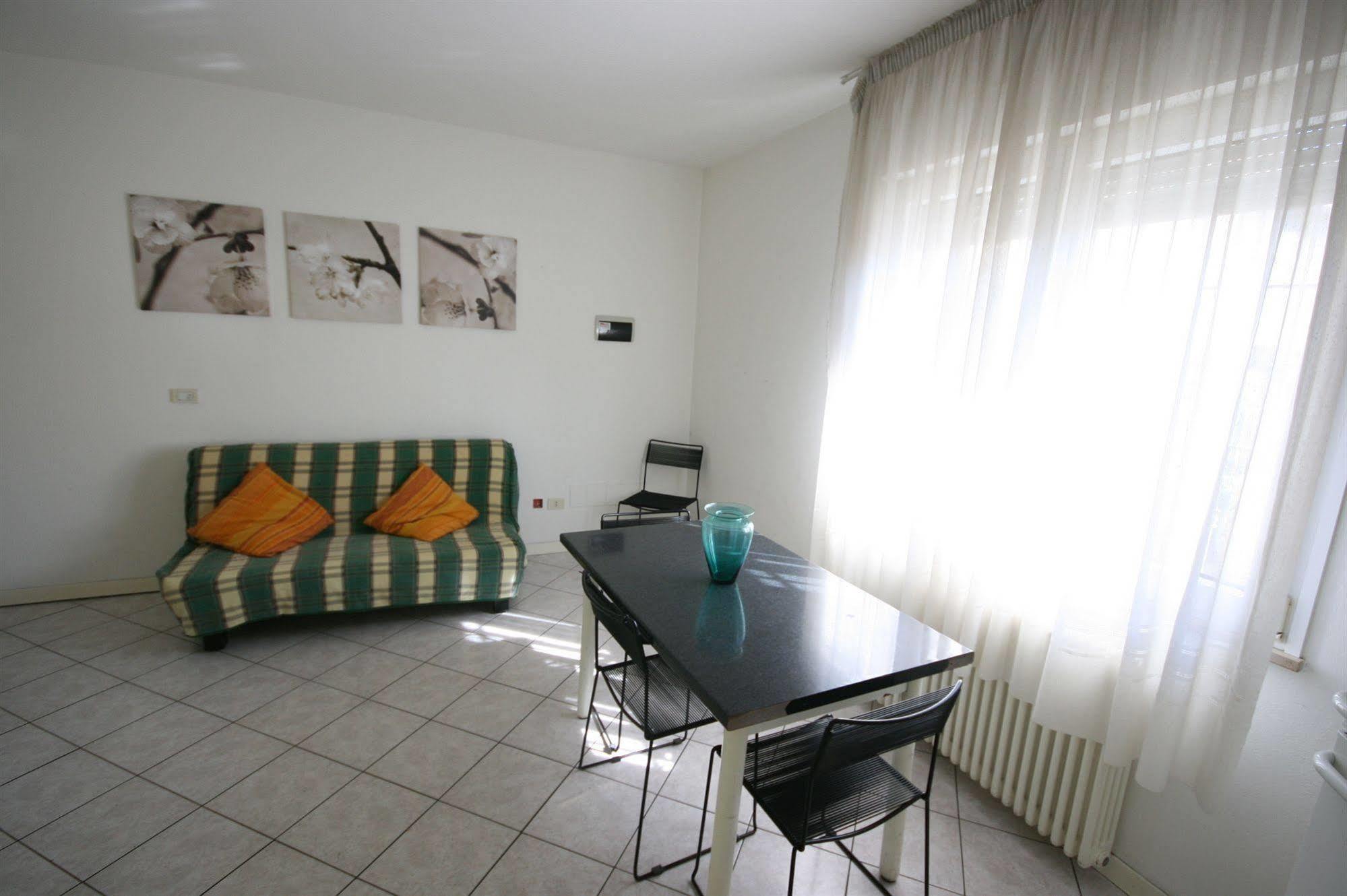 Residence Royal Rimini Bagian luar foto